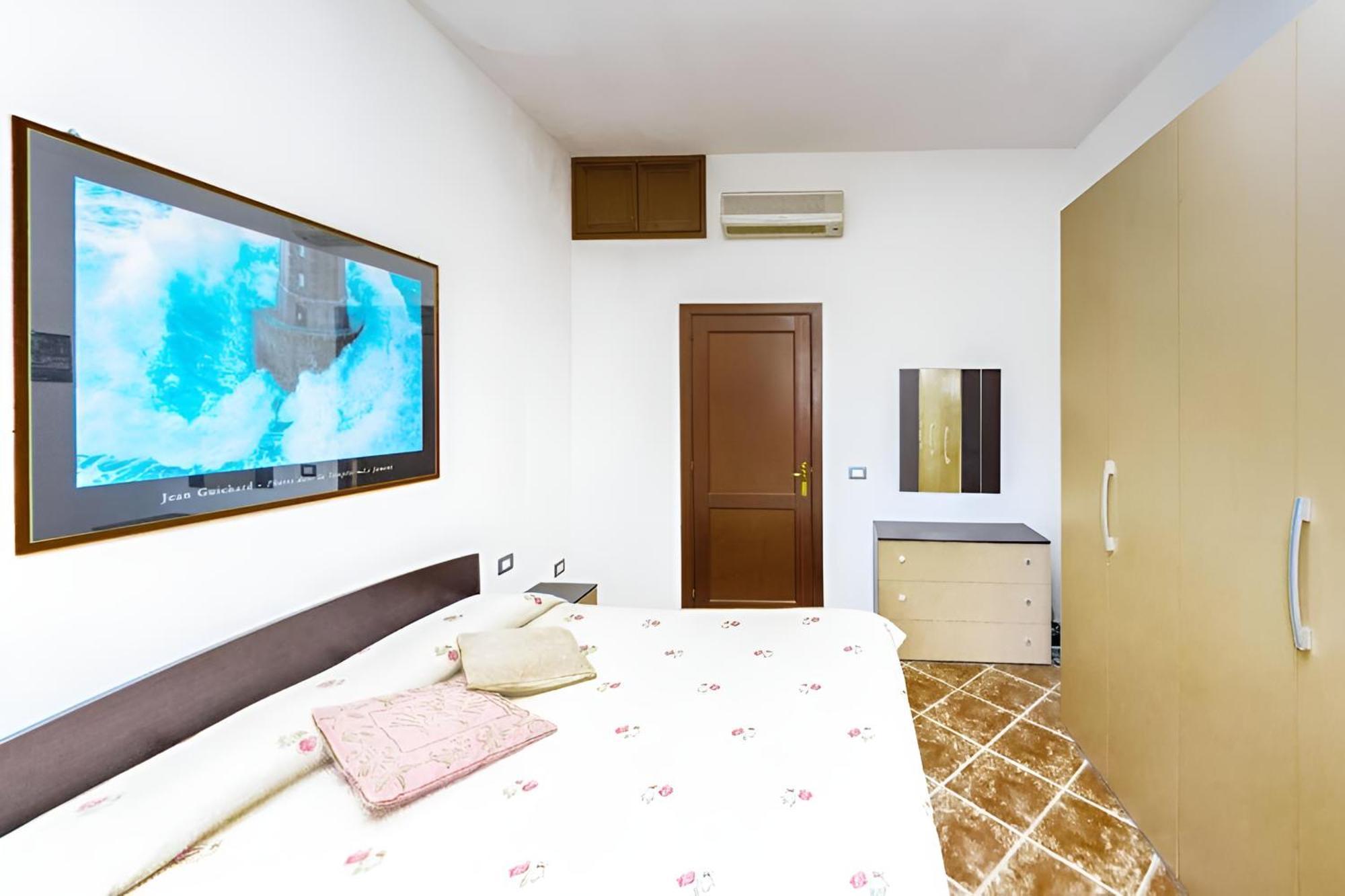 Splendido Appartamento In Pieno Centro Dell'Isola La Maddalena  Exterior foto